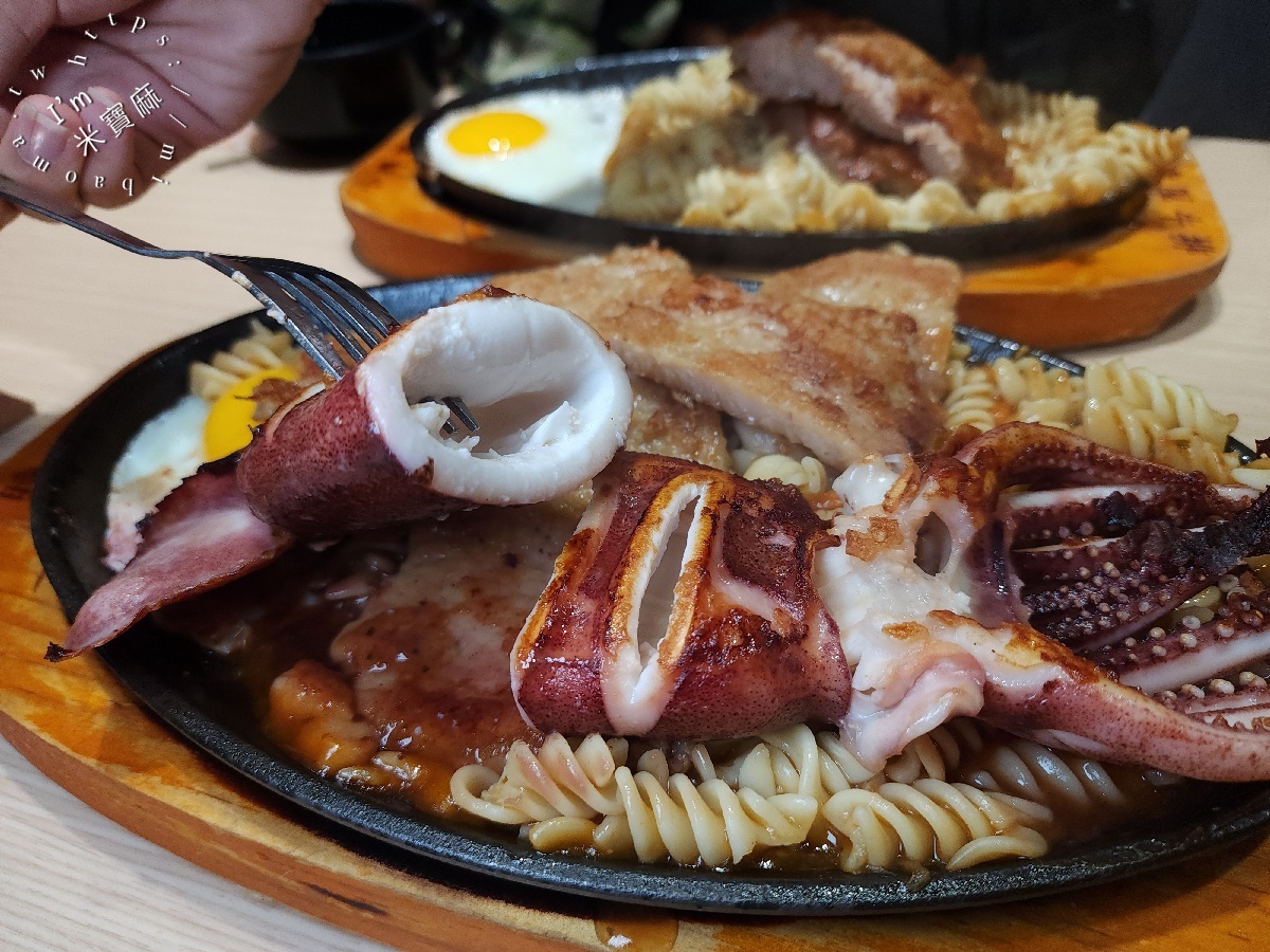 小時厚牛排 新北中和店┃中和牛排吃到飽。平價牛排無限續麵，自助吧咖哩飯人氣必吃