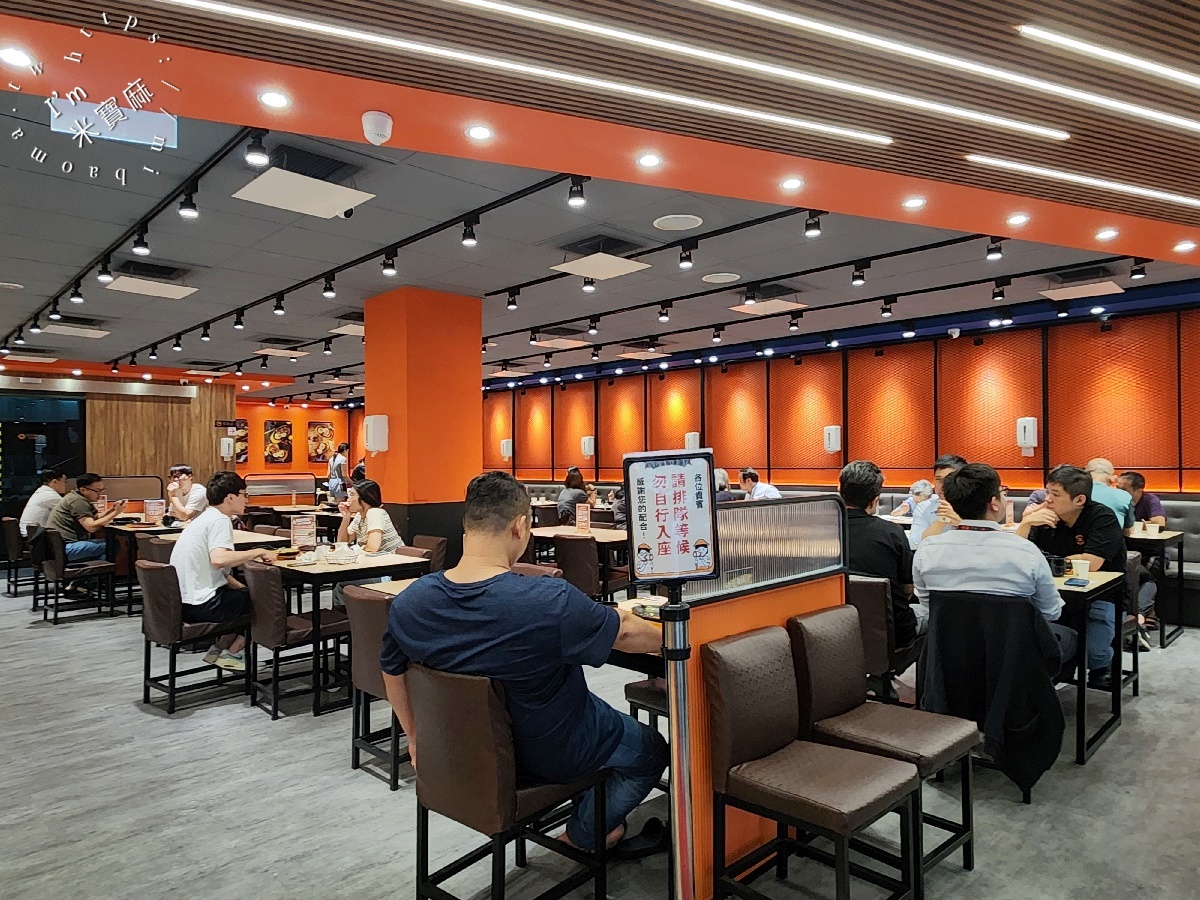 小時厚牛排 新北中和店┃中和牛排吃到飽。平價牛排無限續麵，自助吧咖哩飯人氣必吃