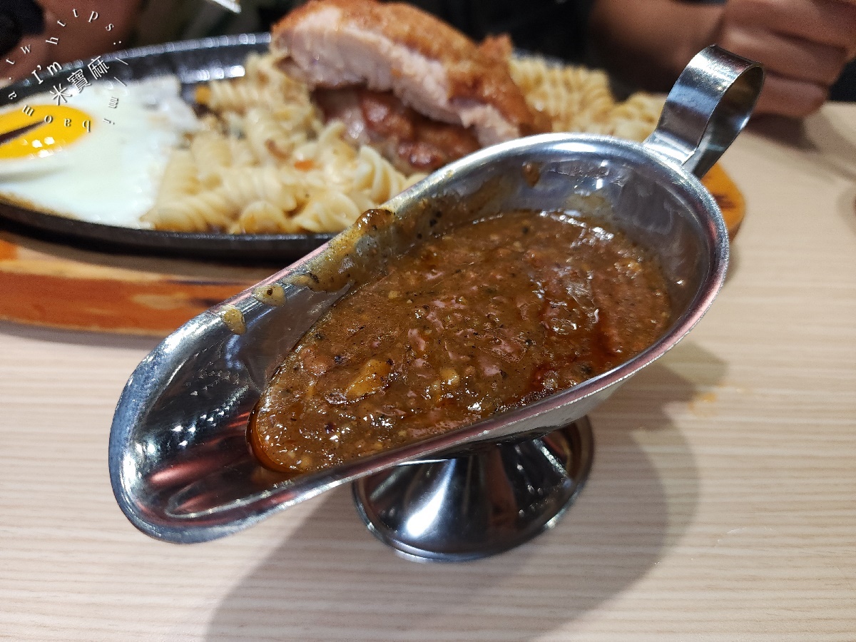 小時厚牛排 新北中和店┃中和牛排吃到飽。平價牛排無限續麵，自助吧咖哩飯人氣必吃