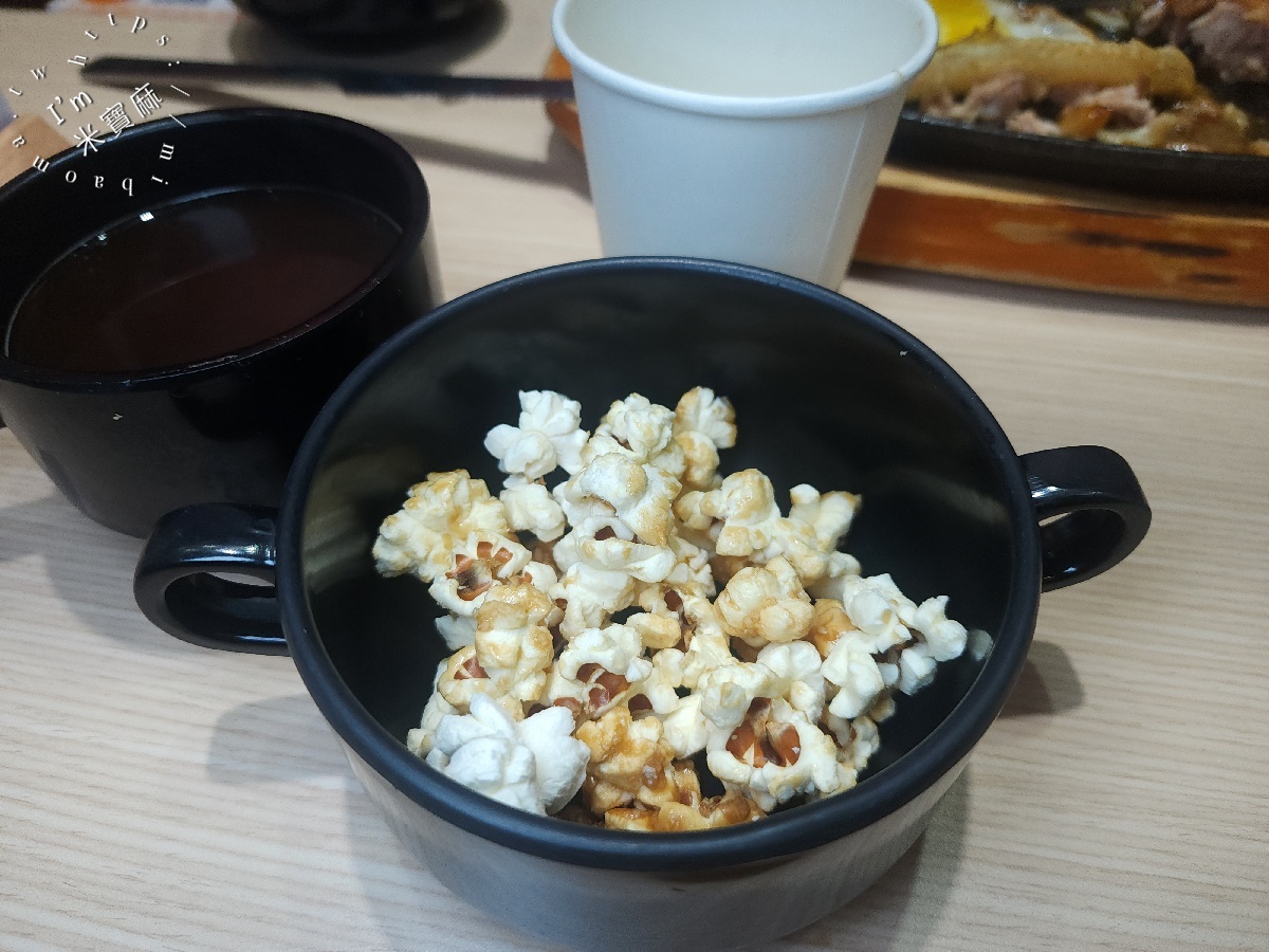小時厚牛排 新北中和店┃中和牛排吃到飽。平價牛排無限續麵，自助吧咖哩飯人氣必吃