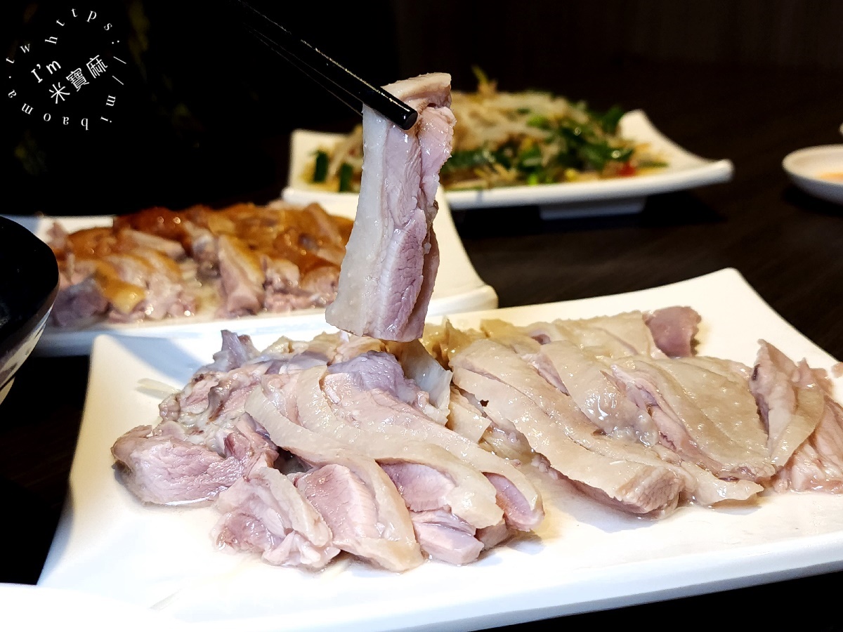 新悅鵝肉┃新店美食。嫰鮮帶油香的鵝肉真的有夠正點，三種口味選擇都好吃
