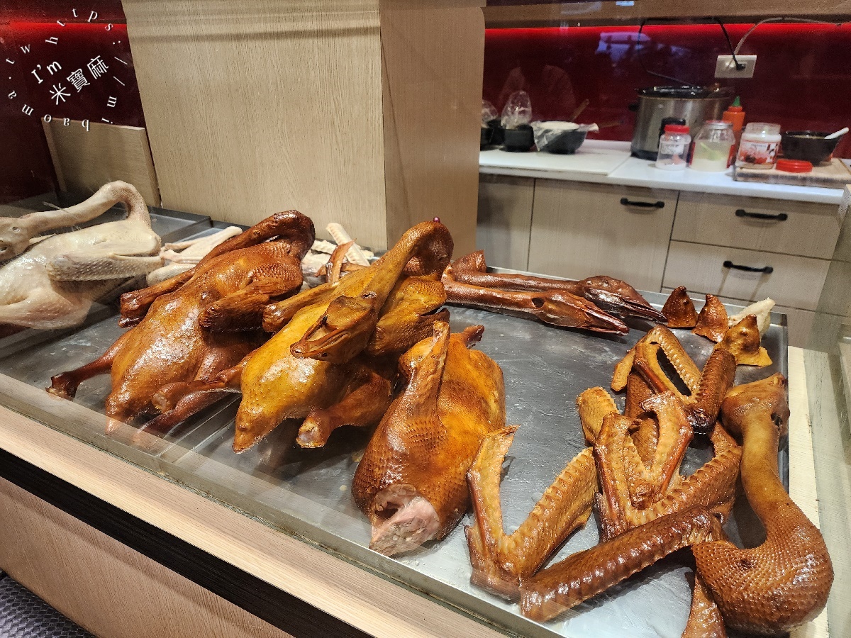 新悅鵝肉┃新店美食。嫰鮮帶油香的鵝肉真的有夠正點，三種口味選擇都好吃