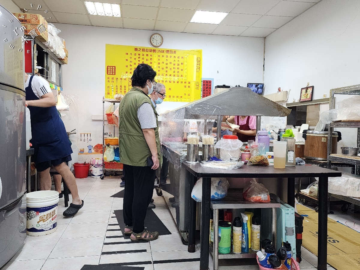 禧之格便當┃新店美食。在地30年老字號！必吃不裹粉排骨、滷雞腿、超豐盛配菜！