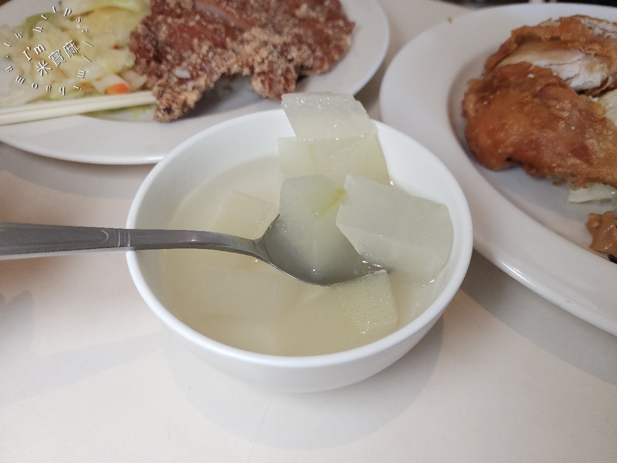 珍蜜咖啡坊 珍蜜便當┃台北美食。有便當界勞斯萊斯美譽，內用加10元就有飲料可以喝
