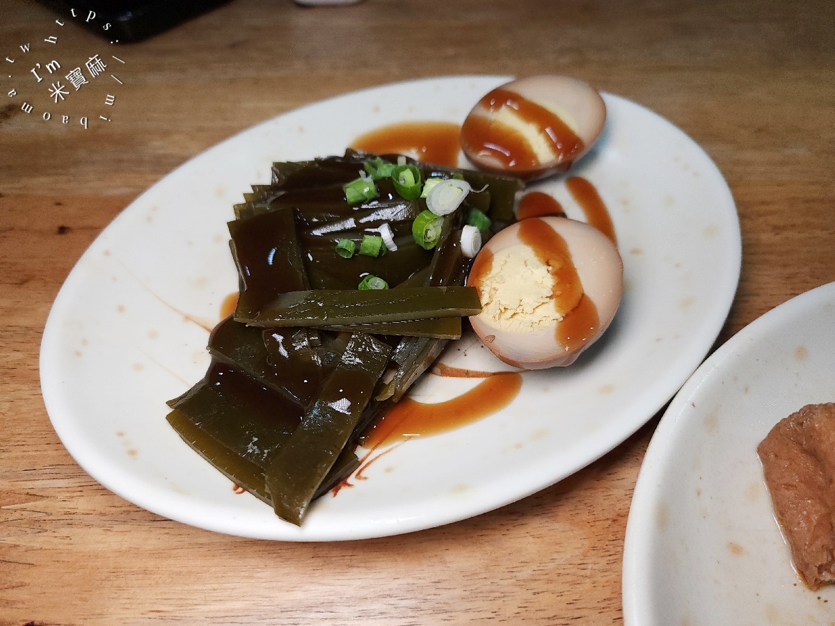 阿助牛肉麵排骨酥麵┃板橋美食。半筋半肉CP值爆表！排骨酥麵、獨門燴飯讓你一試成主顧