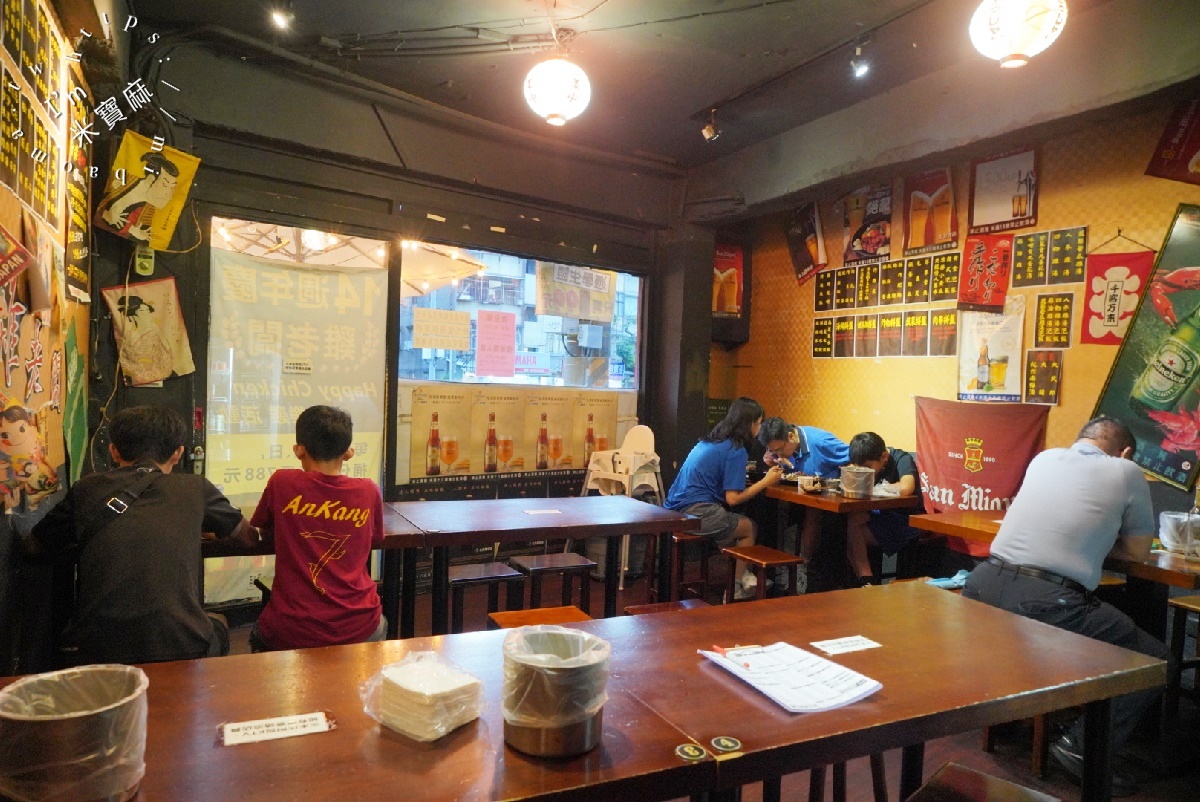 雞老闆 桶仔雞 萬隆店┃台北文山區聚餐首選！現烤桶仔雞、KTV歡唱，壽星優惠吃到嗨！