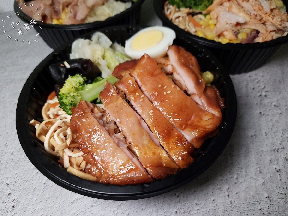 日日晴食┃板橋健康餐盒。豐富口味選擇，五種配菜有夠誠意，少油少鹽又好吃