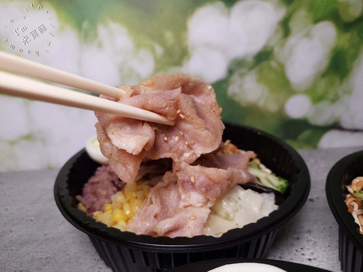 日日晴食┃板橋健康餐盒。豐富口味選擇，五種配菜有夠誠意，少油少鹽又好吃