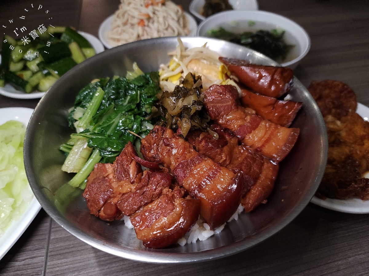 杜姥姥麵飯館┃新店美食。在地傳承媽媽味，私房紅燒肉、麻醬麵一吃就愛上！
