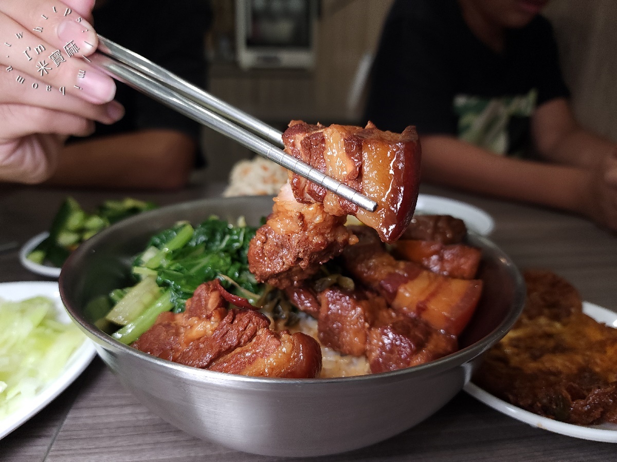 杜姥姥麵飯館┃新店美食。在地傳承媽媽味，私房紅燒肉、麻醬麵一吃就愛上！