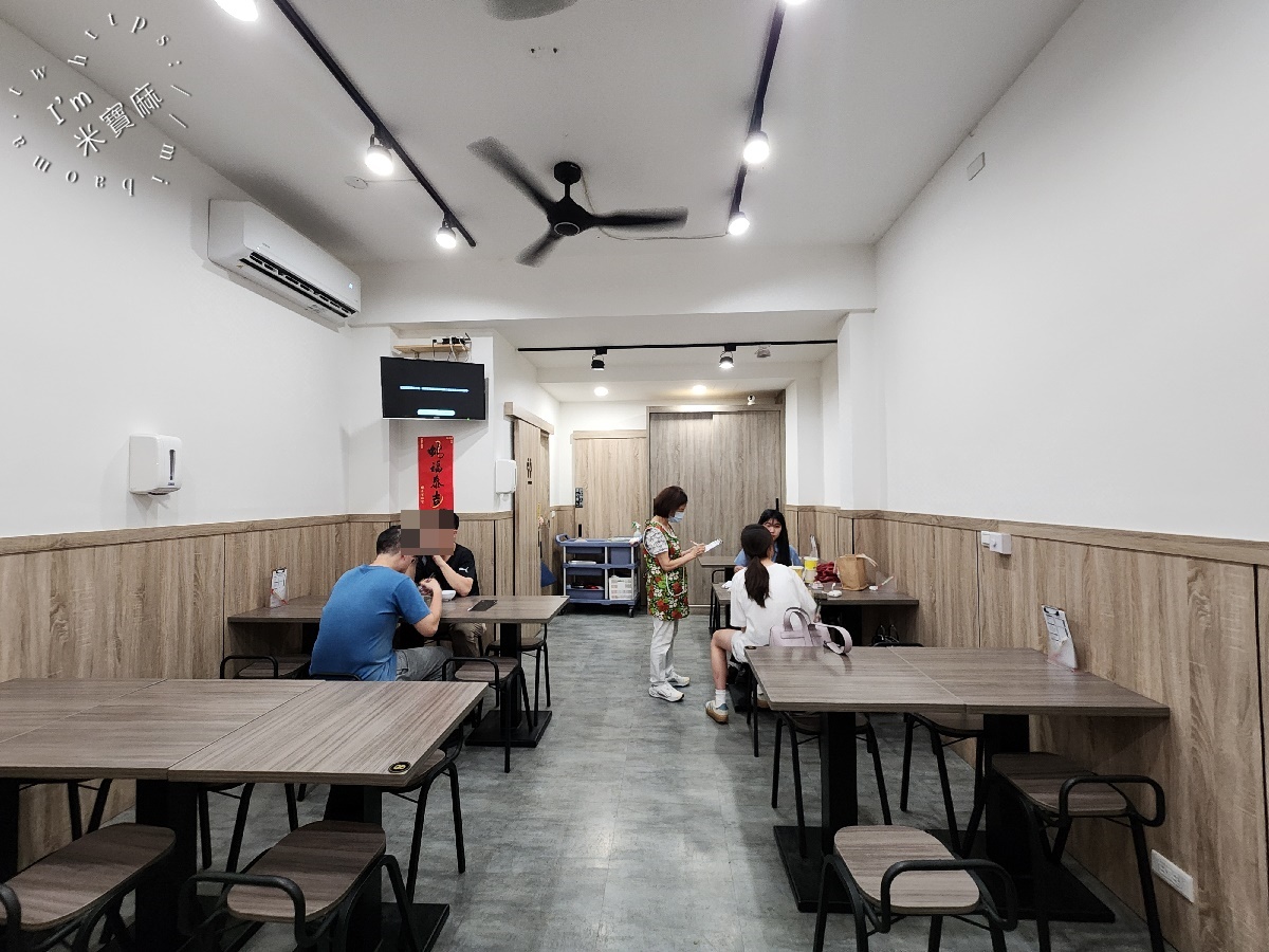 杜姥姥麵飯館┃新店美食。在地傳承媽媽味，私房紅燒肉、麻醬麵一吃就愛上！