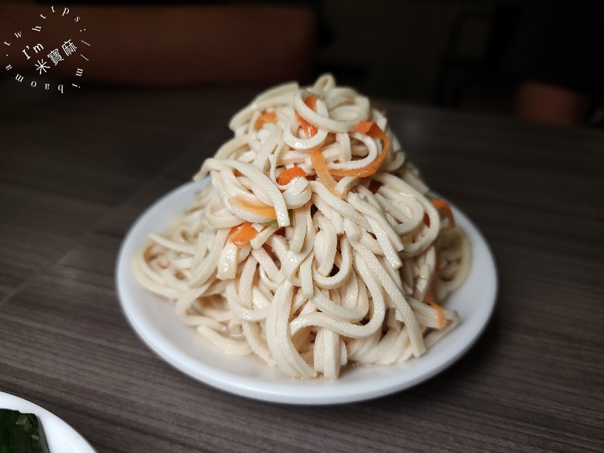 杜姥姥麵飯館┃新店美食。在地傳承媽媽味，私房紅燒肉、麻醬麵一吃就愛上！