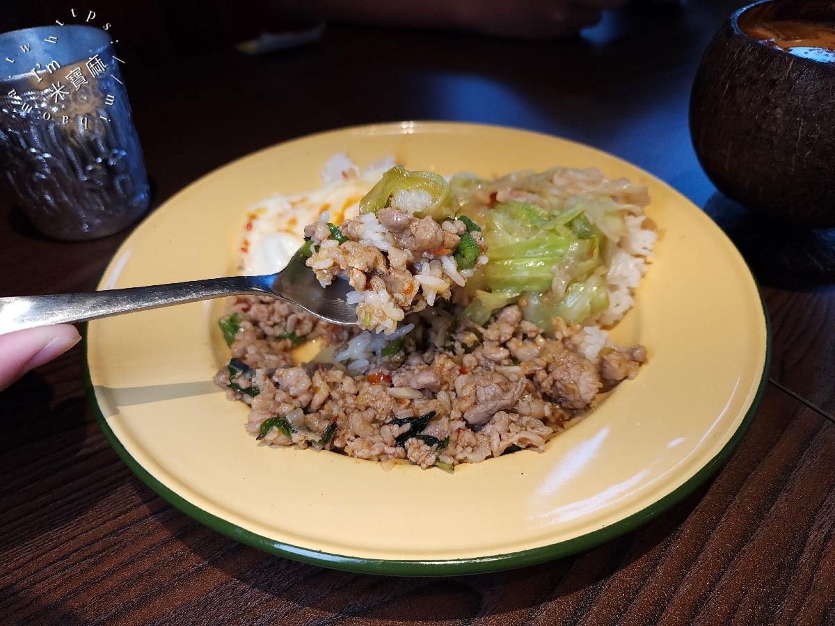 泰之初Brunch南勢角店┃中和美食。捷運出站秒穿越泰國，午晚餐異國美食一次滿足！