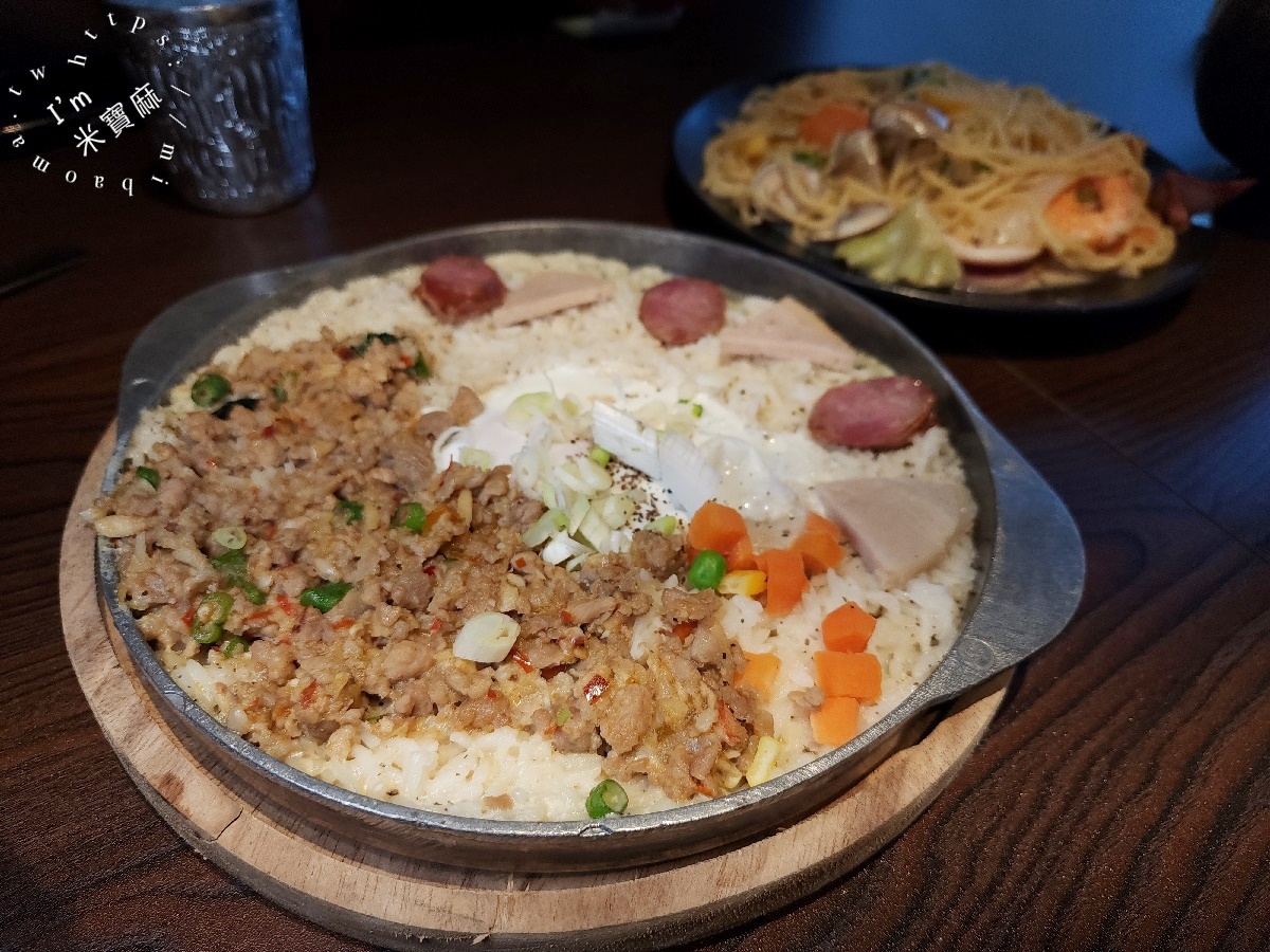 泰之初Brunch南勢角店┃中和美食。捷運出站秒穿越泰國，午晚餐異國美食一次滿足！