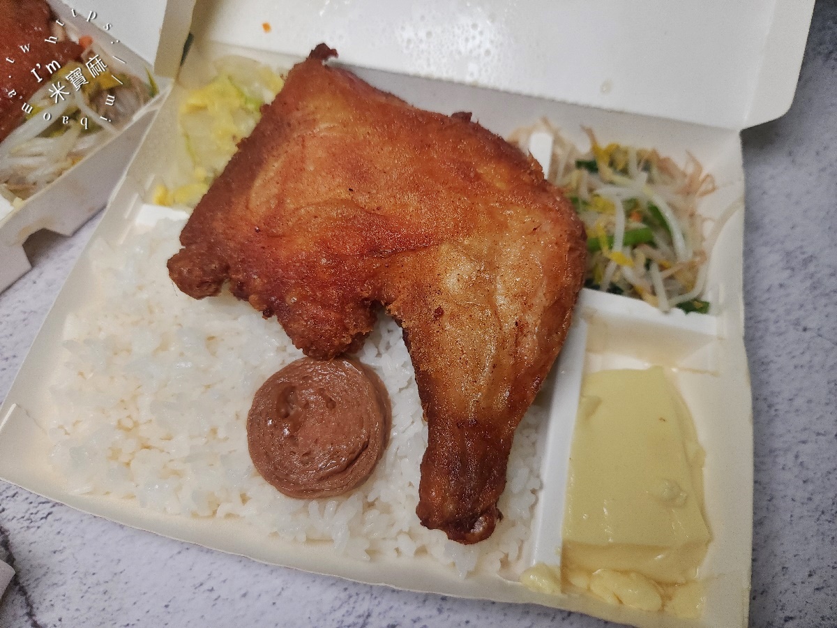 蘭 米食餐盒┃中和廟口美食。85元高CP值便當，炸雞腿、滷排骨、鯖魚排吃飽飽！