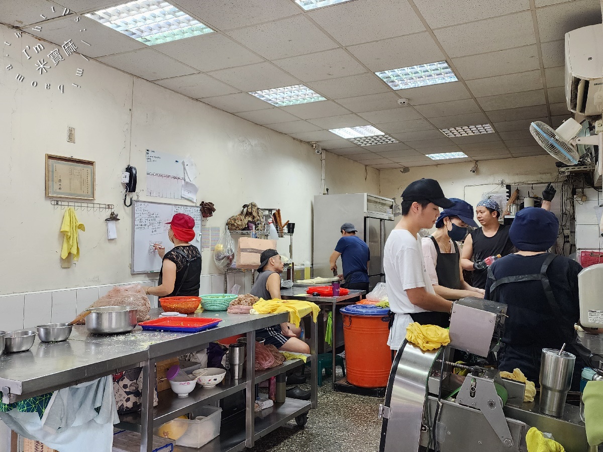 南港老張燒餅店｜台北美食。2024年500碗推薦！必吃手工燒餅、胡椒餅，酥香滋味秒殺味蕾