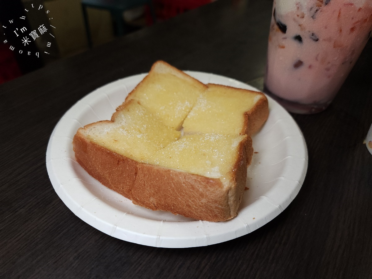 諾貝爾小吃店┃中和華新街美食。南瓜椰子麵征服味蕾，涼拌米線清爽消暑！