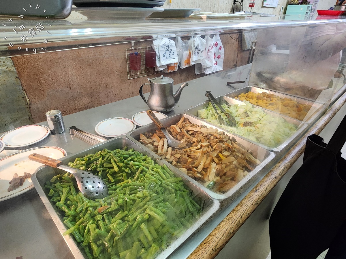 巧味香鴨莊┃板橋美食。月底吃也不會心痛的CP值便當，燒鴨飯必點！