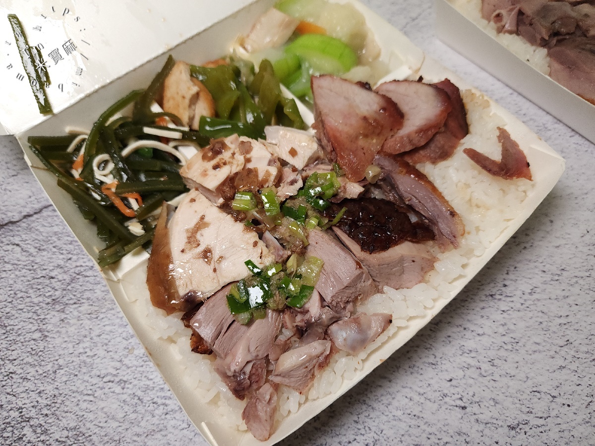 勝興廣式燒臘┃中和美食。八選三配菜任你搭，銷魂三寶、脆皮鴨腿根本犯規！
