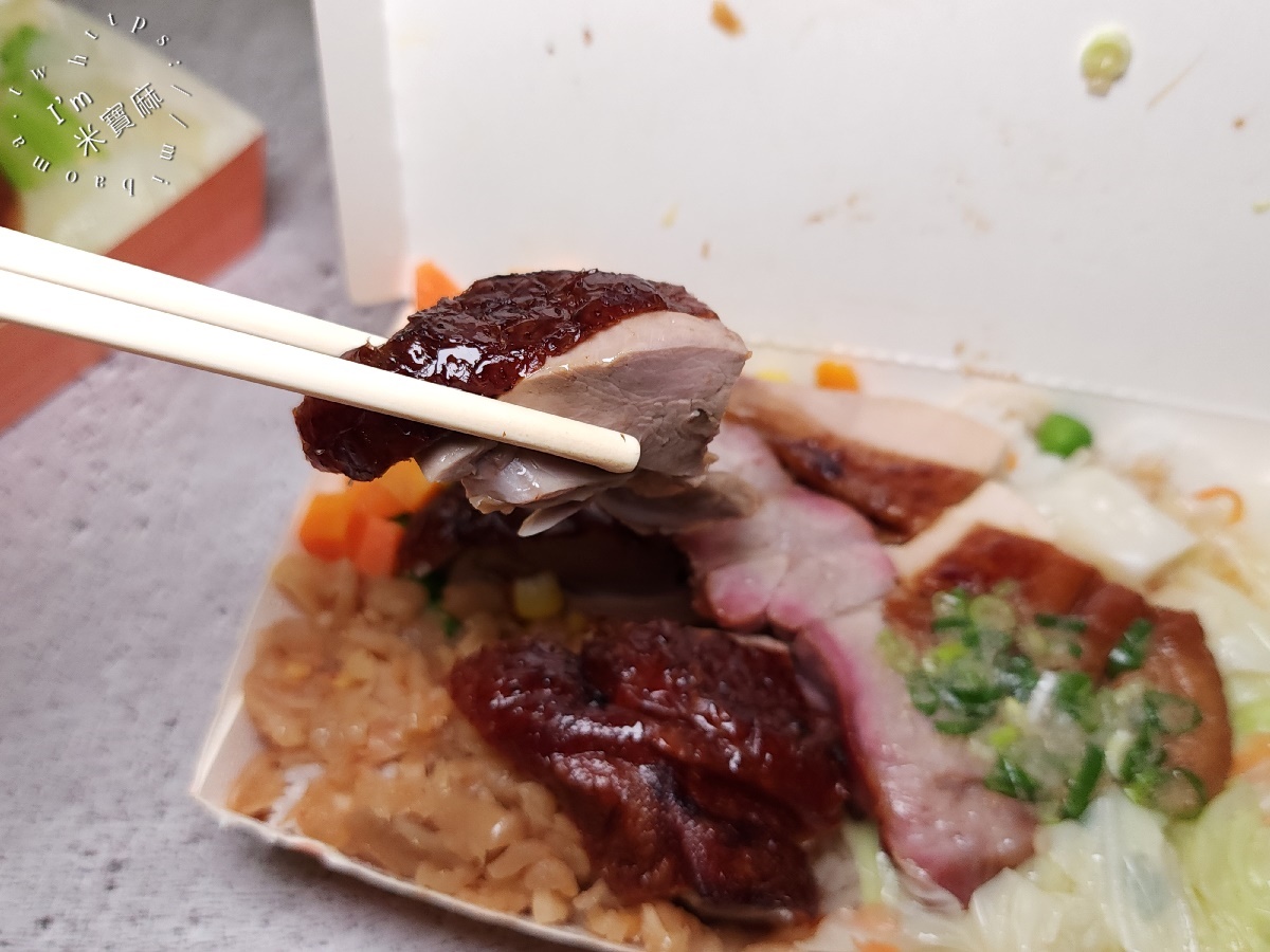 香港珍園燒臘店┃文山區美食。萬芳醫院站旁30年老字號，脆皮燒肉飯、燒鴨飯、玫瑰雞腿飯必吃