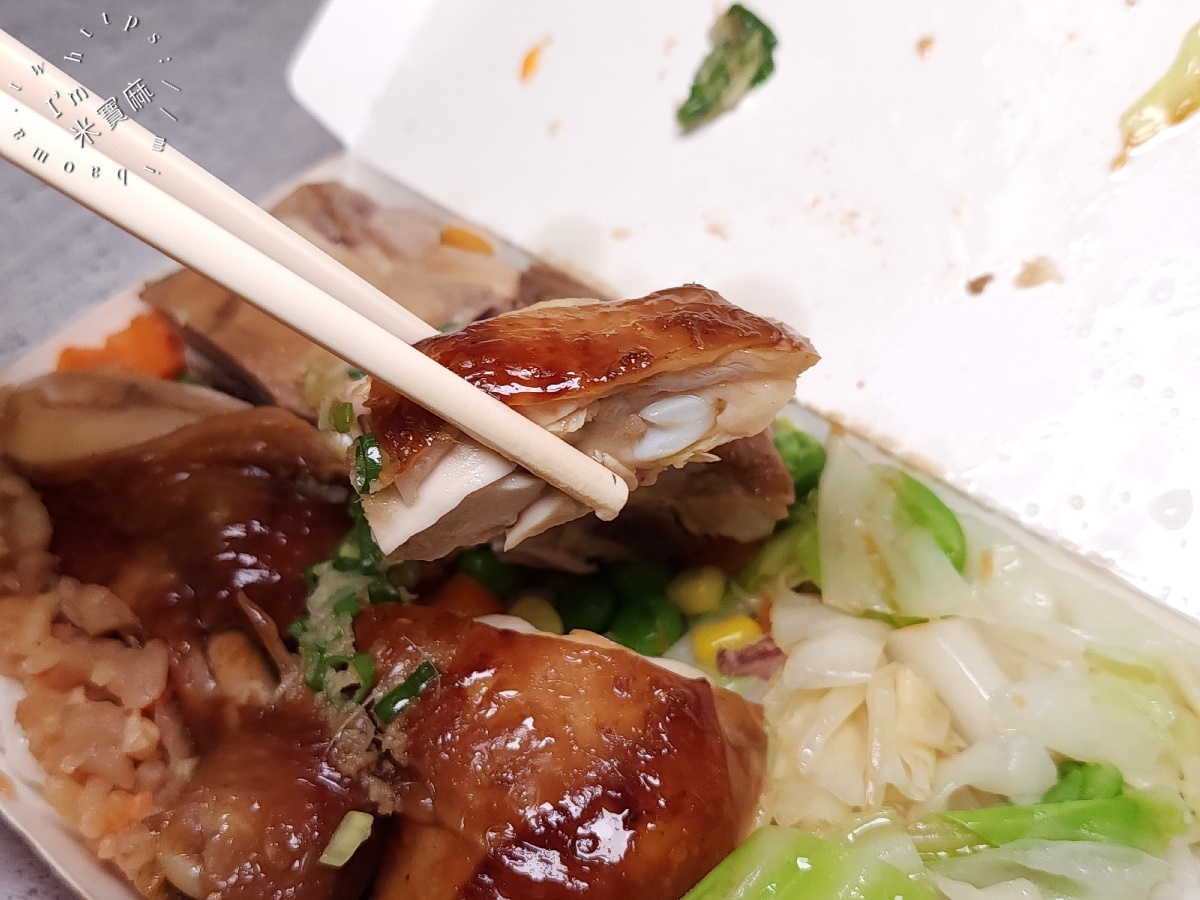 香港珍園燒臘店┃文山區美食。萬芳醫院站旁30年老字號，脆皮燒肉飯、燒鴨飯、玫瑰雞腿飯必吃