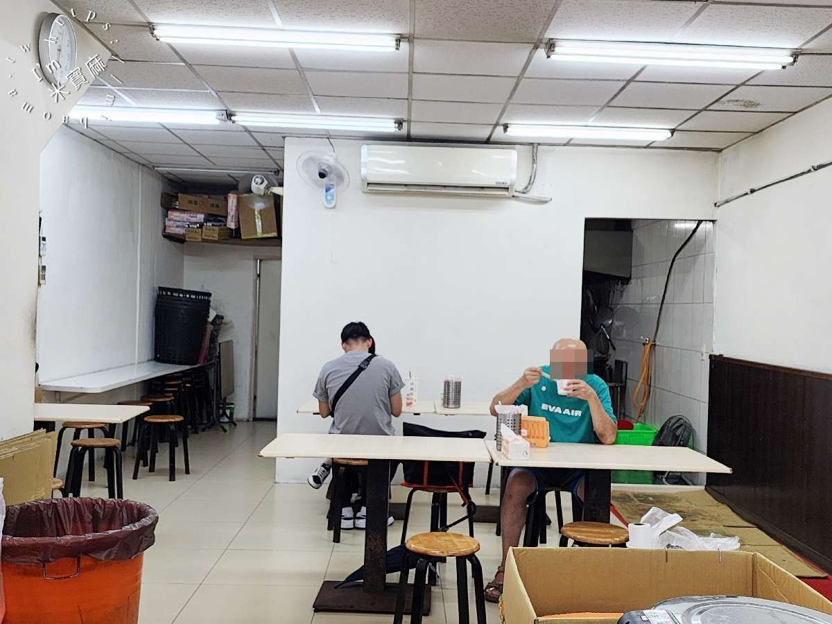 香港珍園燒臘店┃文山區美食。萬芳醫院站旁30年老字號，脆皮燒肉飯、燒鴨飯、玫瑰雞腿飯必吃
