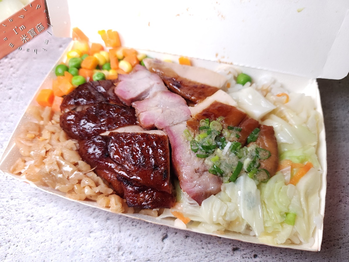 香港珍園燒臘店┃文山區美食。萬芳醫院站旁30年老字號，脆皮燒肉飯、燒鴨飯、玫瑰雞腿飯必吃