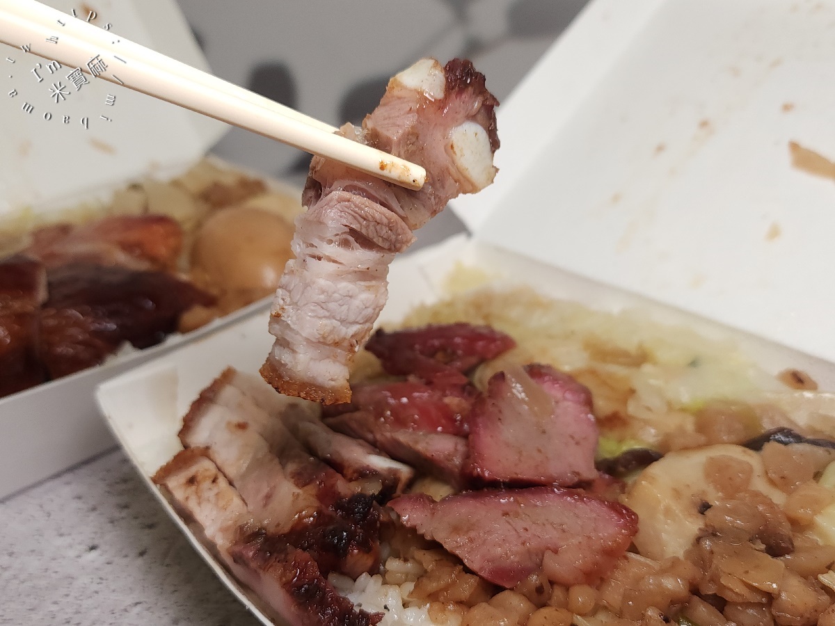 陽城燒臘┃文山區美食。在地人激推的木柵便當扛霸子，爆量燒肉油雞腿飯必吃！