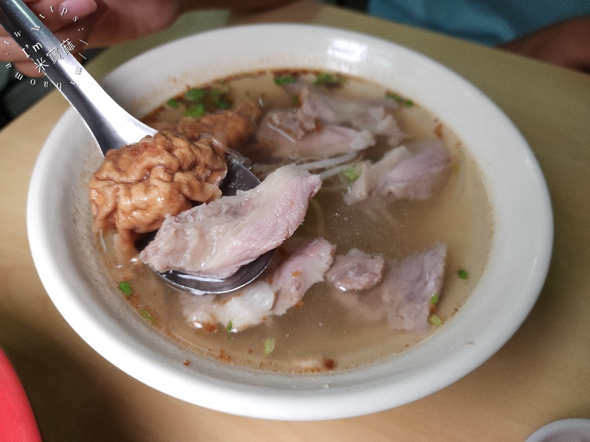 艋舺阿婆冬粉｜萬華美食，70年老字號麵店，古早味黑白切與全餐麵，在地人早午餐首選！