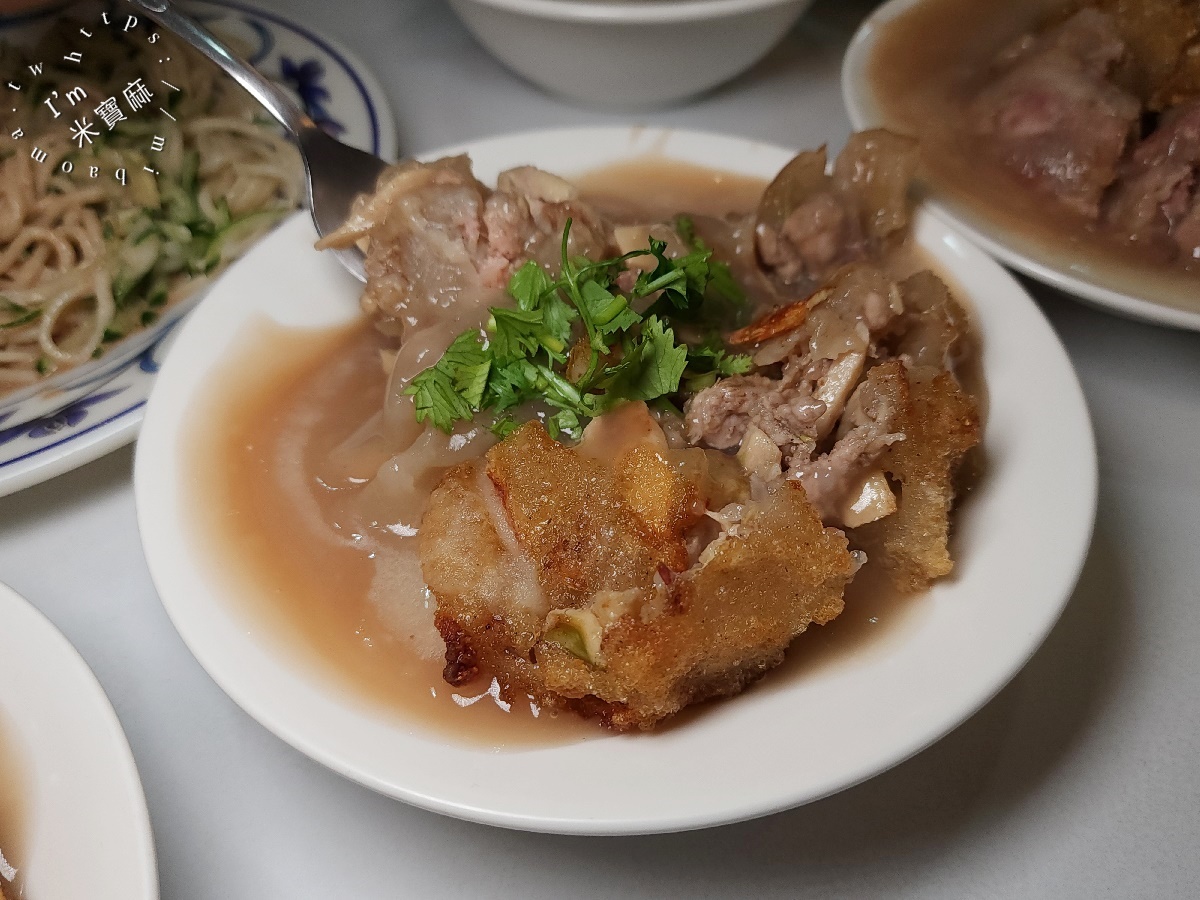 寶島肉圓店｜台北文山區美食。炸蒸雙享、芋頭竹筍爆餡，榮獲500碗激推的冠軍級美味！