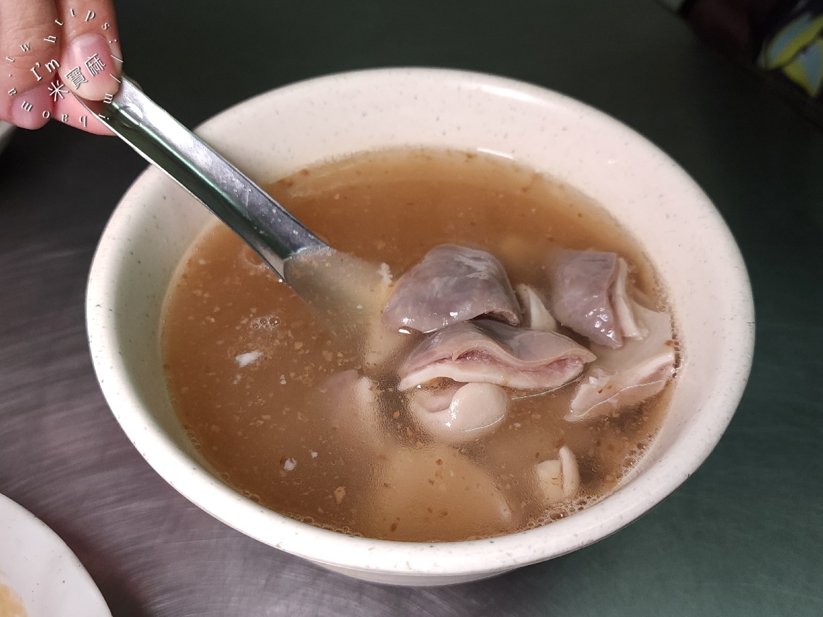 獨家口味豬肚湯┃萬華美食。在地50年老字號，台北最好喝豬肚湯稱號，挑戰你的味蕾極限！