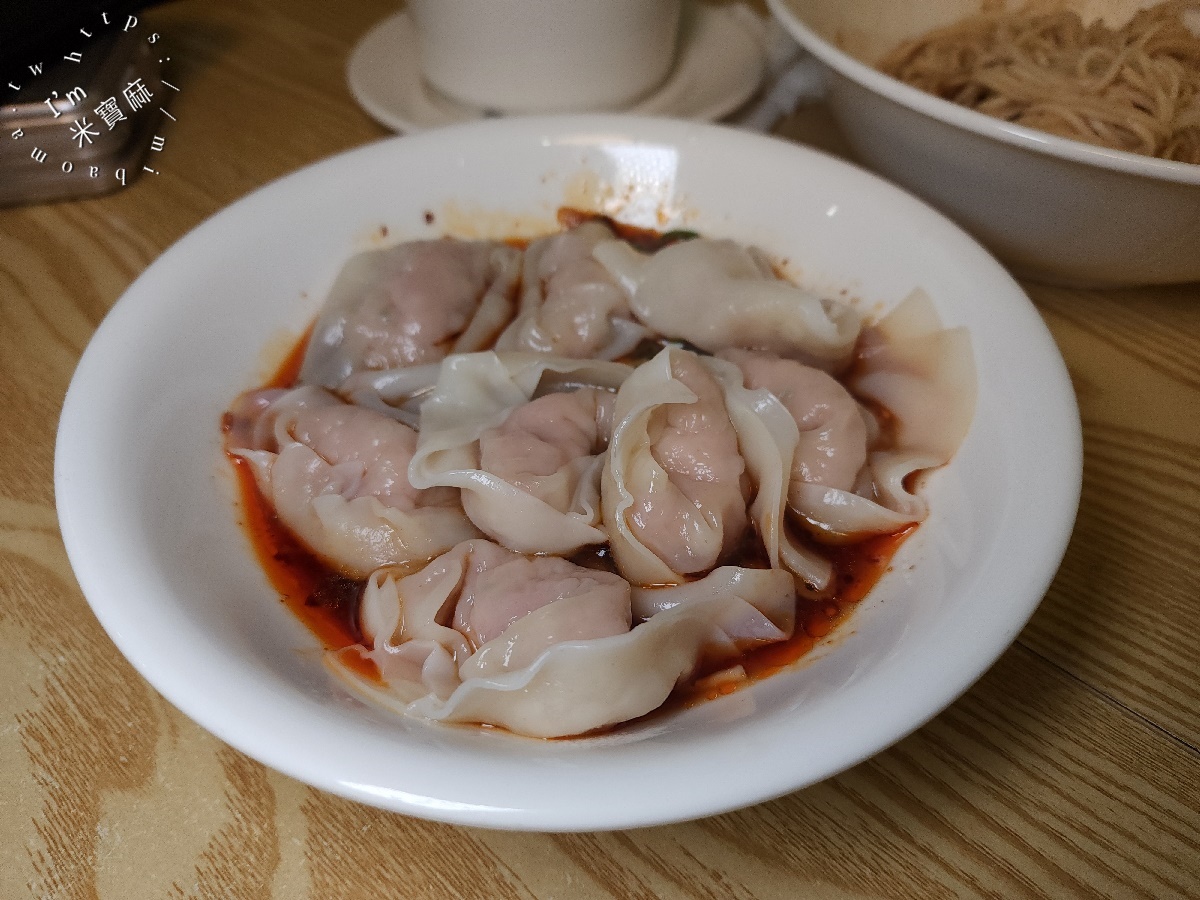 四木欣福｜板橋美食。平價鼎泰豐排骨炒飯！麻醬麵、紅油抄手也超銷魂！
