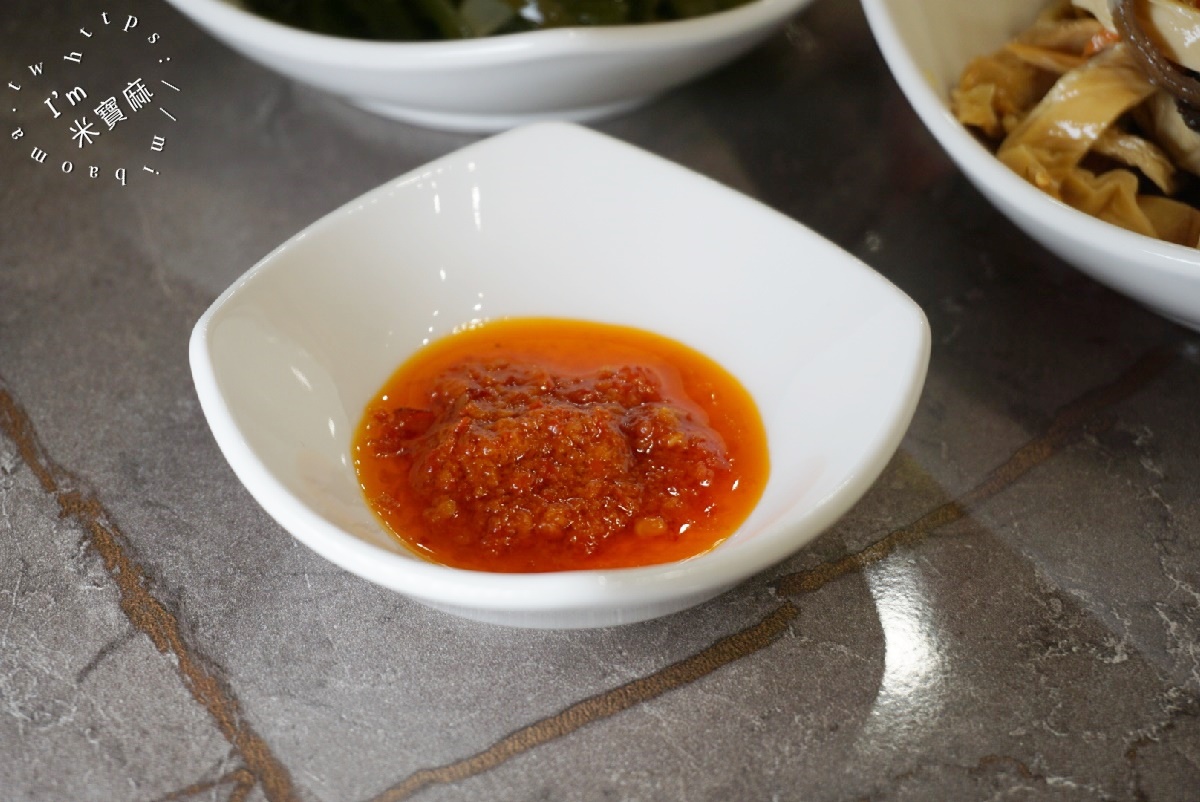 夏功夫｜松山區 中式麵食館，品味經典牛肉麵、功夫骨肉麵、拌麵與獨家滷味小菜，各式湯盅等你來品嘗