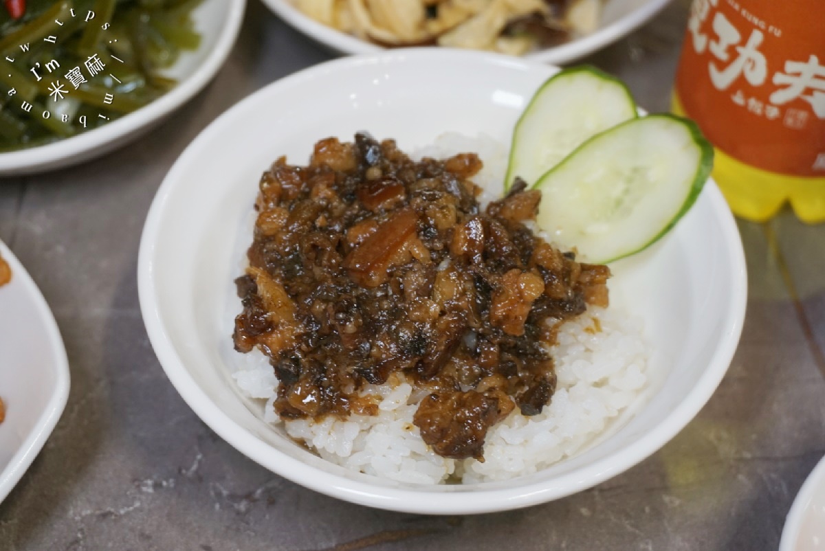 夏功夫｜松山區 中式麵食館，品味經典牛肉麵、功夫骨肉麵、拌麵與獨家滷味小菜，各式湯盅等你來品嘗