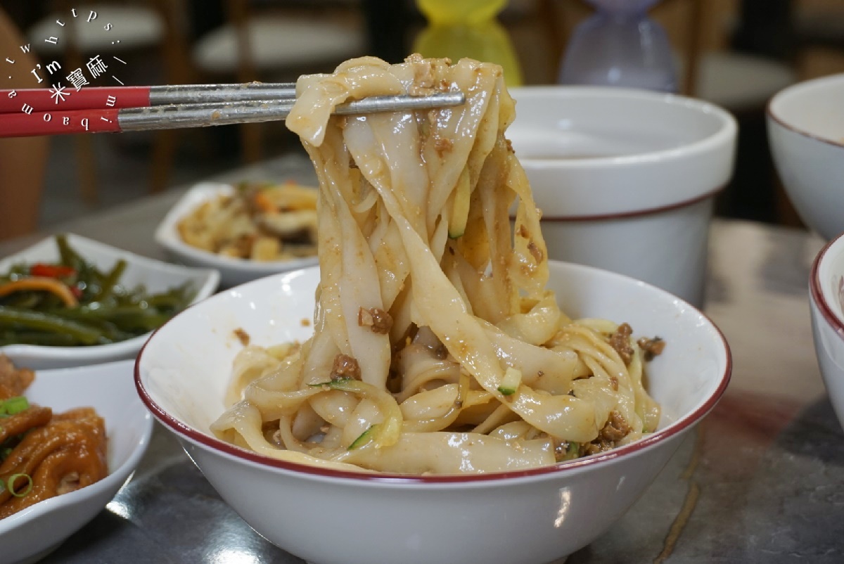 夏功夫｜松山區 中式麵食館，品味經典牛肉麵、功夫骨肉麵、拌麵與獨家滷味小菜，各式湯盅等你來品嘗
