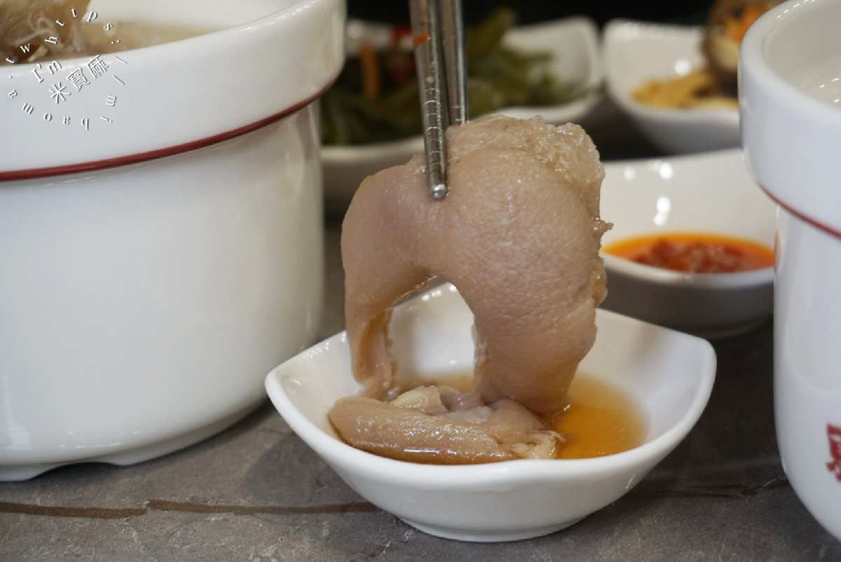 夏功夫｜松山區 中式麵食館，品味經典牛肉麵、功夫骨肉麵、拌麵與獨家滷味小菜，各式湯盅等你來品嘗