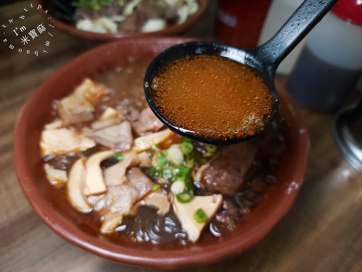 滿豐牛肉麵｜文山區牛肉麵，巷弄裡的排隊傳奇！麻辣、紅燒、免費好茶，一次滿足你的味蕾！
