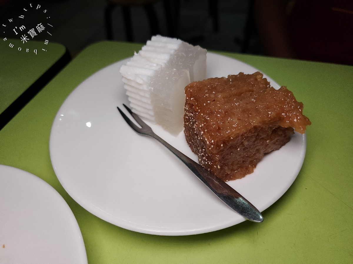 緬甸小吃店 緬甸拉茶店┃中和華新街美食。從香醇奶茶到飽足叉燒乾麵，異國甜點午茶的慢活天堂