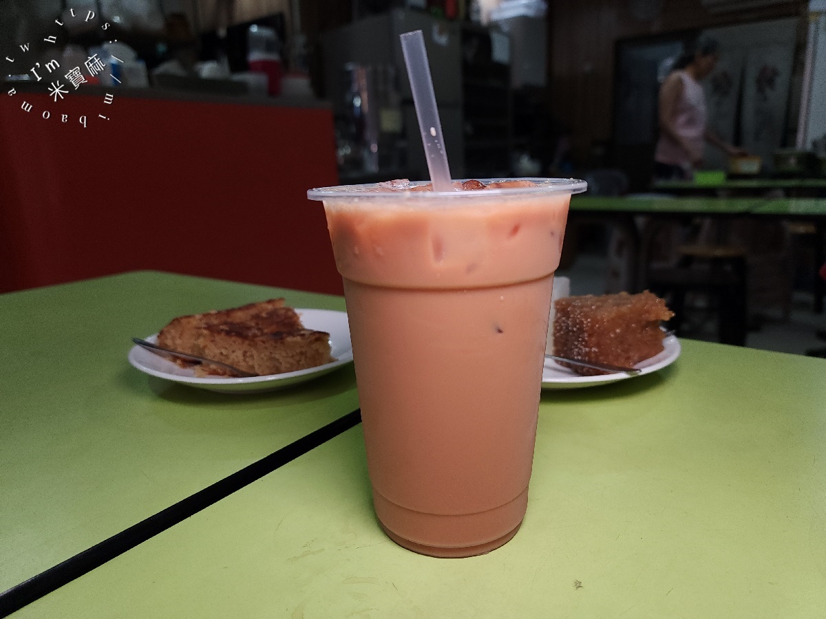 緬甸小吃店 緬甸拉茶店┃中和華新街美食。從香醇奶茶到飽足叉燒乾麵，異國甜點午茶的慢活天堂