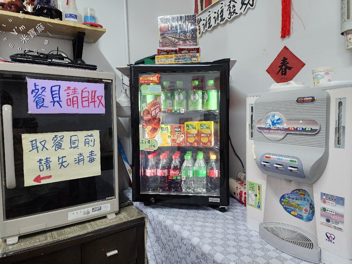 小饞貓骨湯麻辣燙｜興南夜市美食，暖心骨湯麻辣燙，在地人激推的宵夜好選擇！