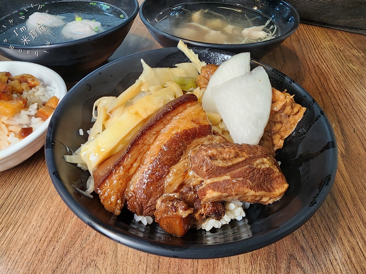 庄腳滷肉飯｜中和美食。巷弄飄香的古早味！銷魂滷肉飯、爆汁焢肉便當，銅板價讓你荷包不哭泣！
