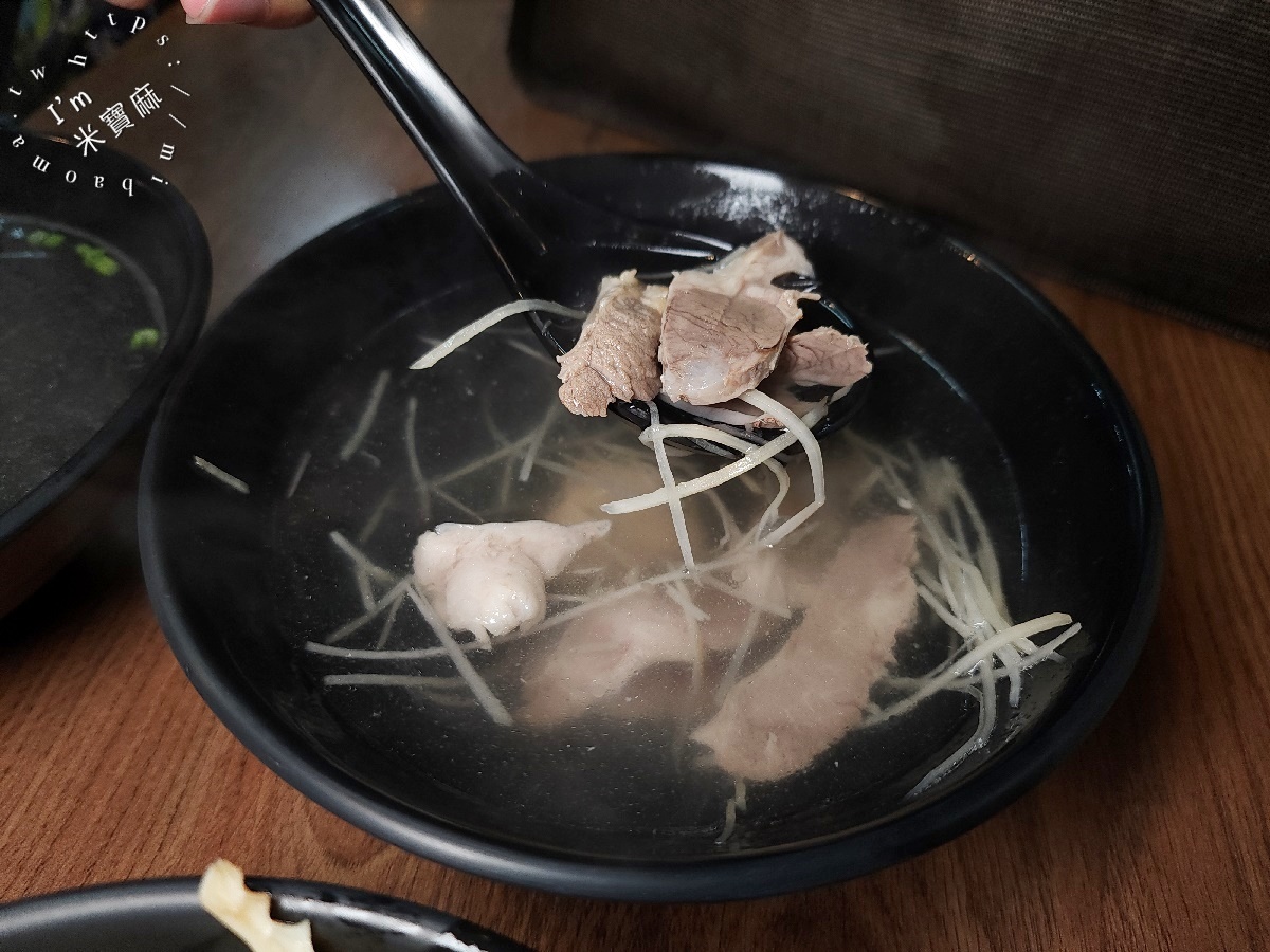 庄腳滷肉飯｜中和美食。巷弄飄香的古早味！銷魂滷肉飯、爆汁焢肉便當，銅板價讓你荷包不哭泣！