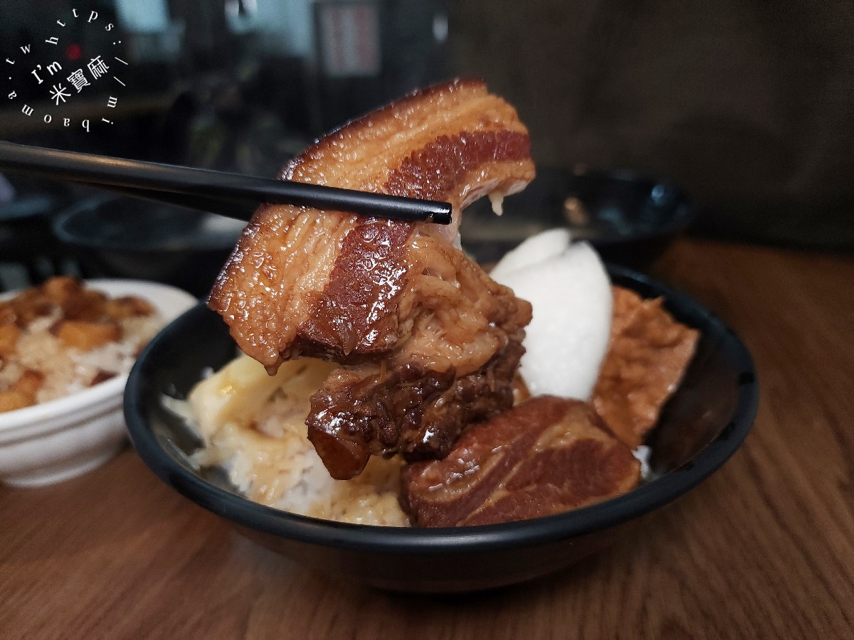 庄腳滷肉飯｜中和美食。巷弄飄香的古早味！銷魂滷肉飯、爆汁焢肉便當，銅板價讓你荷包不哭泣！