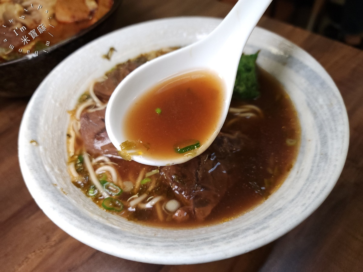 阿達師牛肉麵｜板橋美食，超人氣排隊美食，紅燒麻辣湯頭銷魂暖胃！
