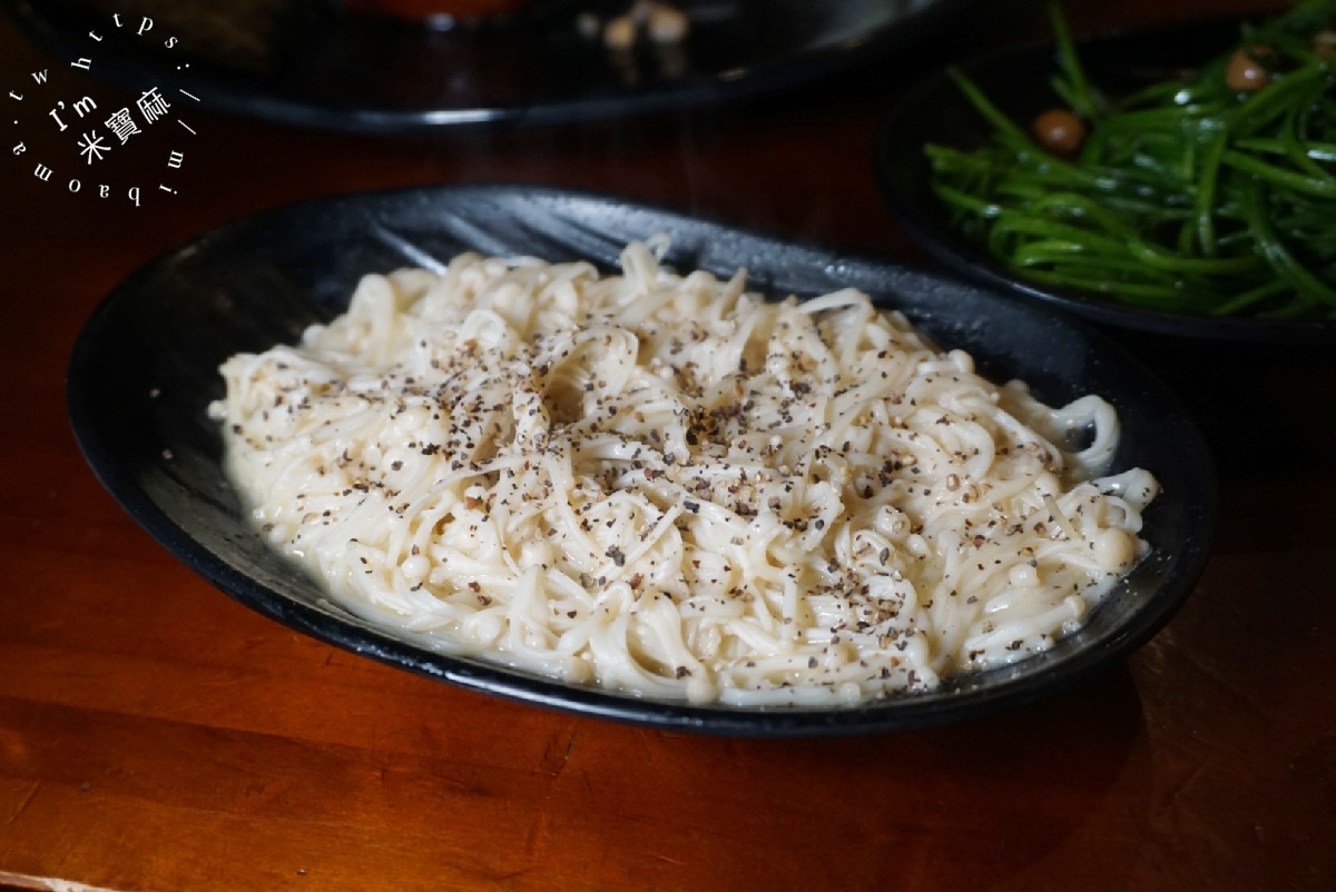 起家莊雞老闆 養生藥膳桶仔雞｜松山區美食，聚餐必吃養生藥膳，滿額送雞、學生超值價！