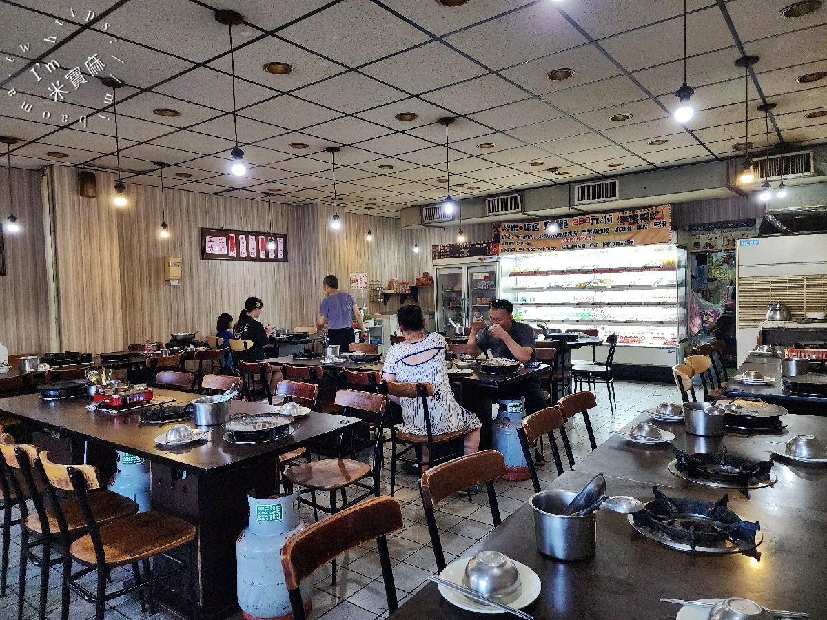 大味王吃到飽火鍋｜萬華美食，280元銅板價火烤兩吃！CP值爆棚平價大滿足，飲料冰品任你嗨