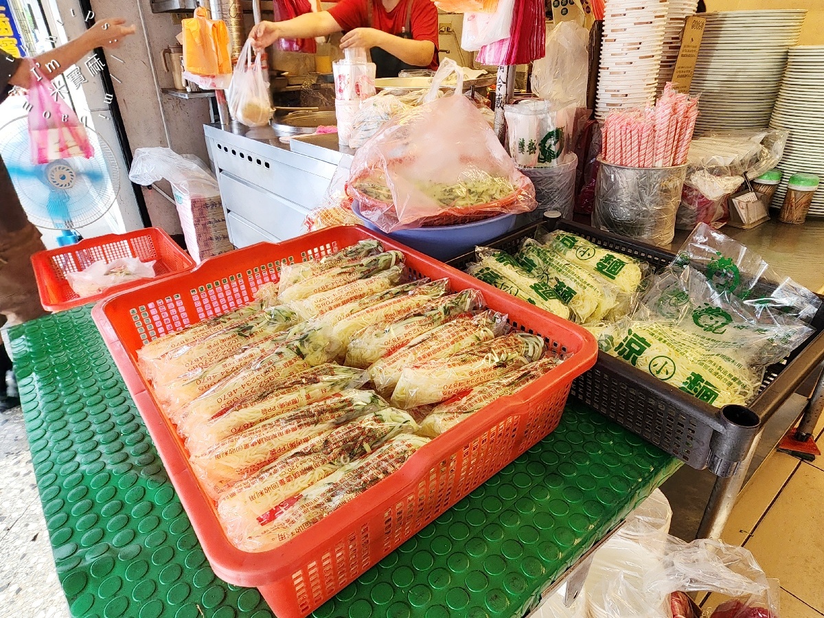 洪記涼麵｜中和涼麵，在地人激推！香濃麻醬、清爽湯品，早餐到下午茶都適合