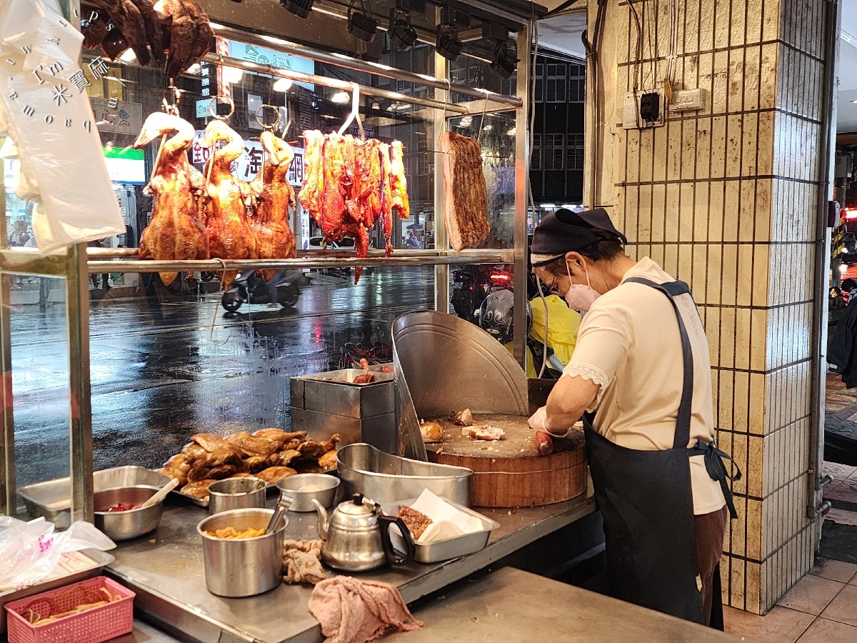 黃師傅廣東燒臘|板橋燒臘,鴨腿、油雞、叉燒,五寶飯一網打盡 黃師傅廣東燒臘|板橋燒臘,鴨腿、油雞、叉燒,五寶飯一網打盡