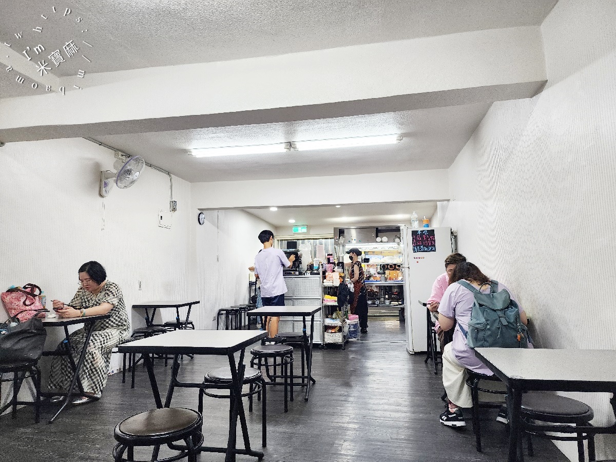 金金麵館｜興南夜市美食，麻辣燙夠味、乾拌麵銷魂，晚餐宵夜就選這