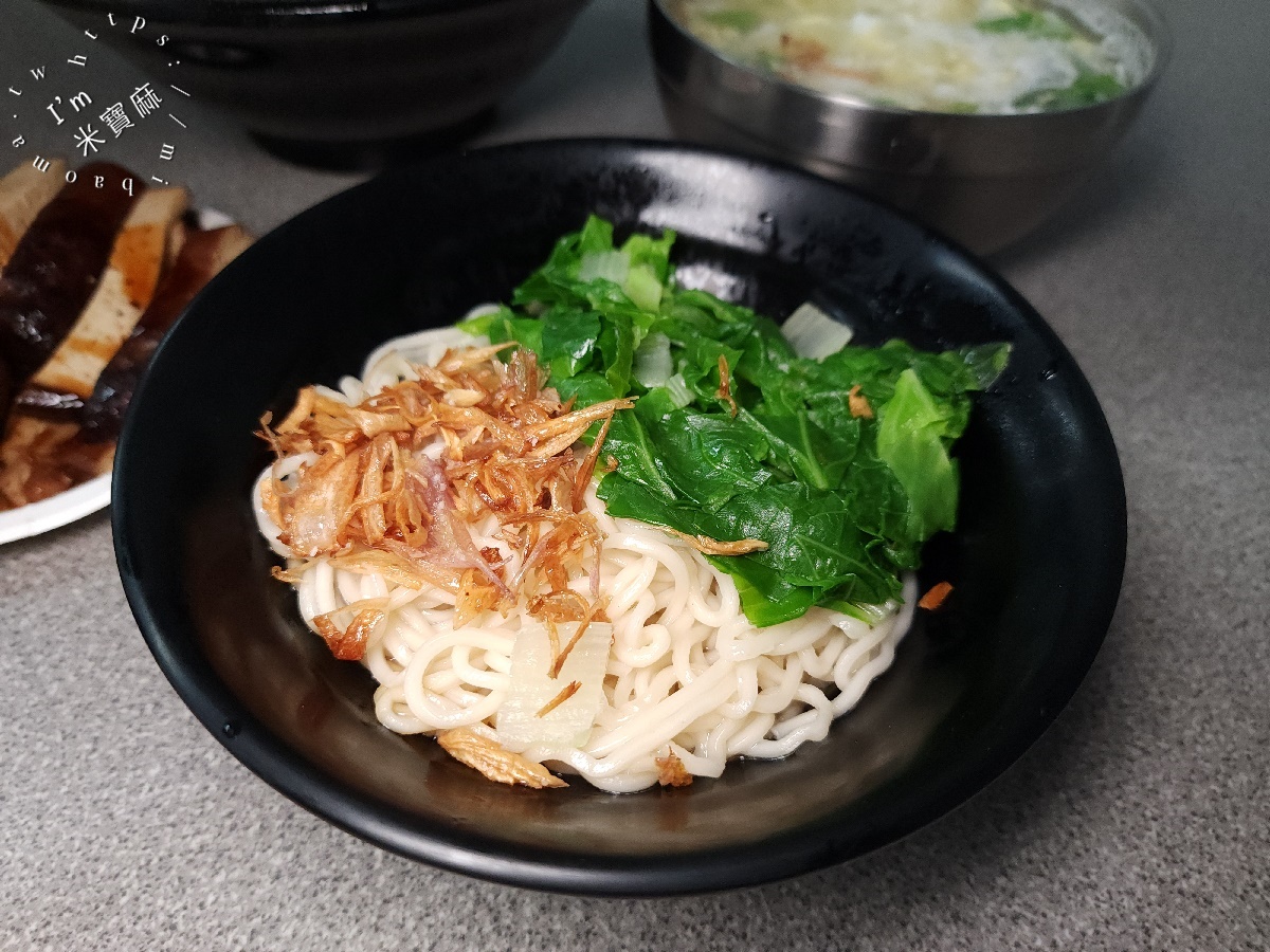 金金麵館｜興南夜市美食，麻辣燙夠味、乾拌麵銷魂，晚餐宵夜就選這